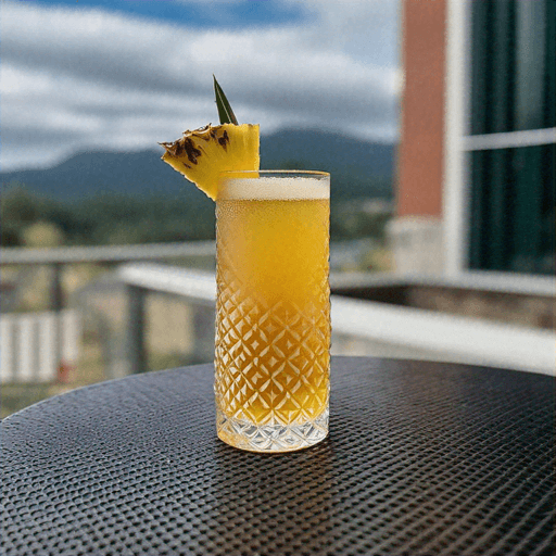 Pineapple Equinox, Balanced cocktail with wheat whiskey, Allspice Dram